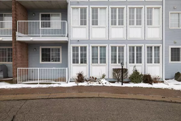 Hamilton, ON L0R 1W0,500 Silverbirch BLVD #101