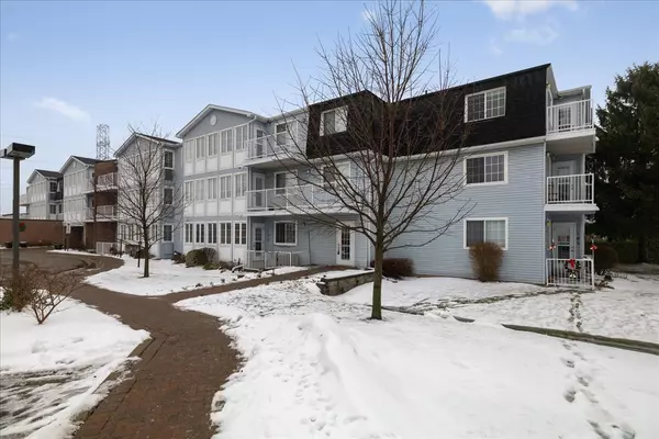 Hamilton, ON L0R 1W0,500 Silverbirch BLVD #101