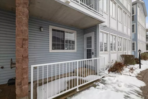 Hamilton, ON L0R 1W0,500 Silverbirch BLVD #101