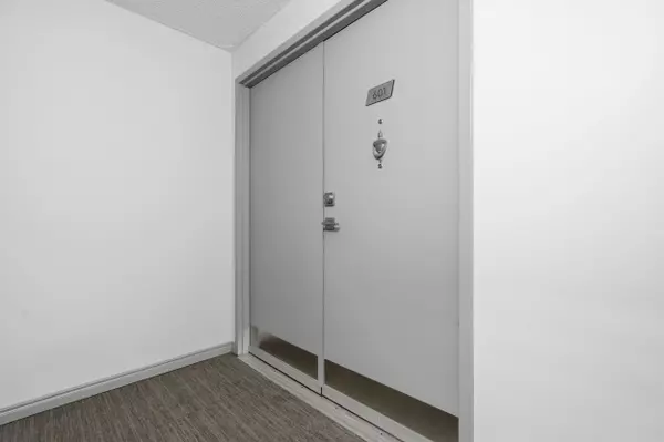 Hamilton, ON L8N 2T3,21 East AVE #601