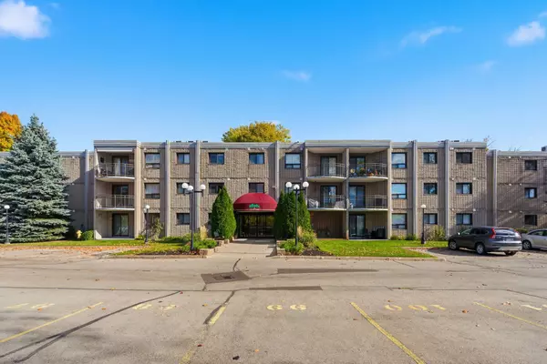 Niagara Falls, ON L2E 7E1,4658 Drummond RD #307