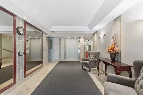 Niagara Falls, ON L2E 7E1,4658 Drummond RD #307