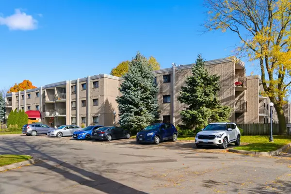 Niagara Falls, ON L2E 7E1,4658 Drummond RD #307