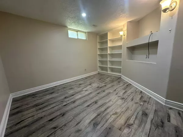 Cambridge, ON N3H 5E6,1129 Langs CIR #Bsmt