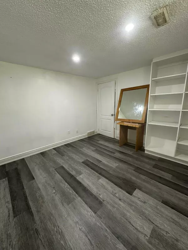 Cambridge, ON N3H 5E6,1129 Langs CIR #Bsmt