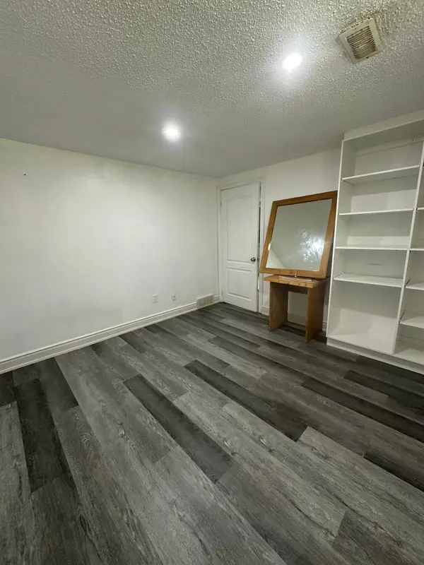 Cambridge, ON N3H 5E6,1129 Langs CIR #Bsmt