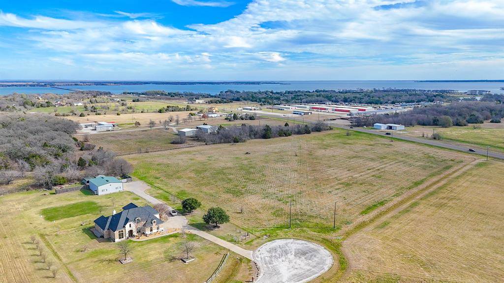 285 Cowboy Way, Corsicana, TX 75109
