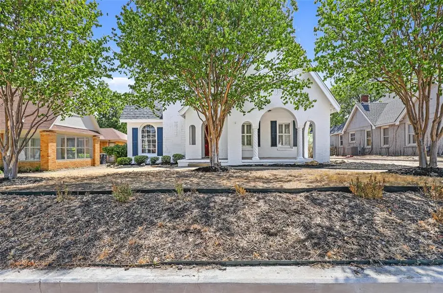 2563 S University Drive, Fort Worth, TX 76109