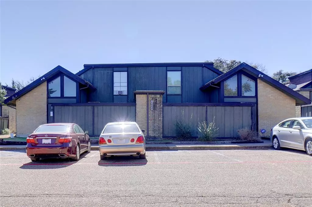 Dallas, TX 75236,4643 Country Condos Creek Drive #1092