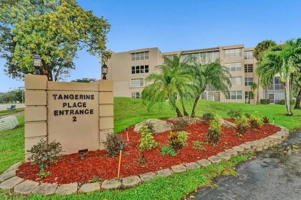 Davie, FL 33324,9480 Tangerine Pl #306
