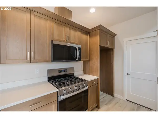 Dallas, OR 97338,353 SE Kitzmiller DR