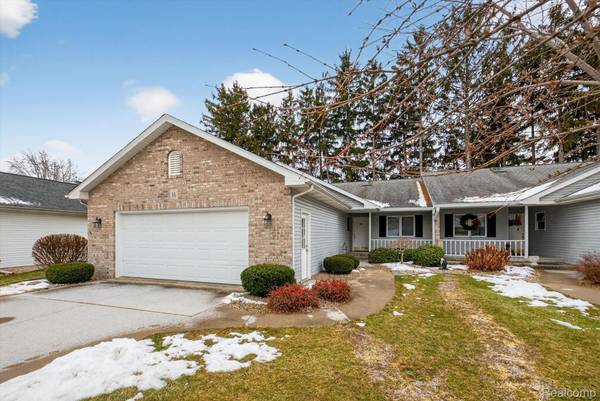 18 Thornapple Ct CT, Saginaw, MI 48603