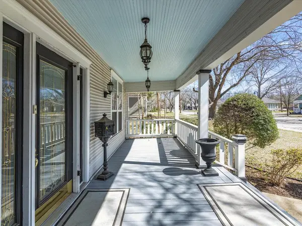 Waxahachie, TX 75165,119 E University Avenue