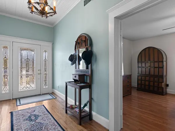 Waxahachie, TX 75165,119 E University Avenue