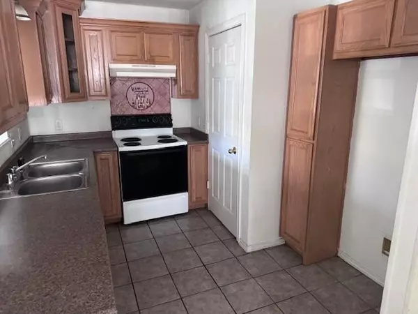 Paris, TX 75460,2541-2551 E Price Street #200