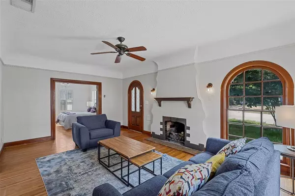 Fort Worth, TX 76109,2563 S University Drive