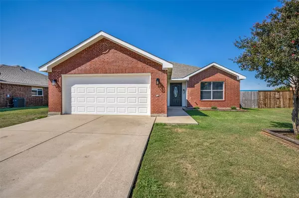 121 Thoroughbred Drive, Krum, TX 76249
