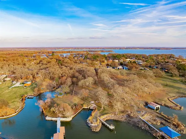 East Tawakoni, TX 75472,674 Briggs Boulevard