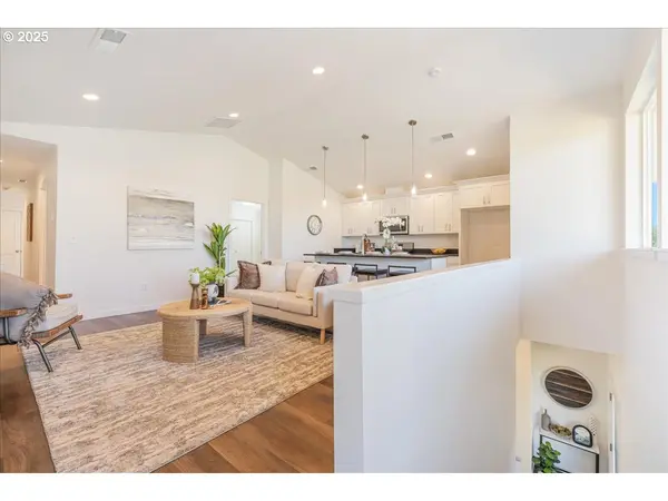 Dallas, OR 97338,351 SE Shetterly DR