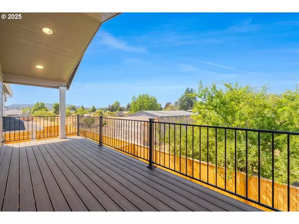 Dallas, OR 97338,351 SE Shetterly DR