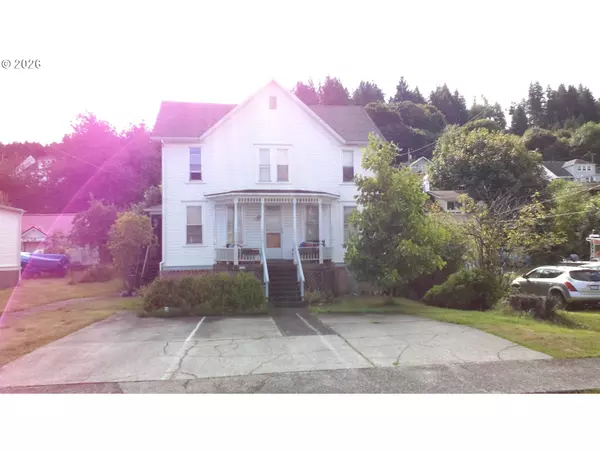 3073 GRAND AVE, Astoria, OR 97103