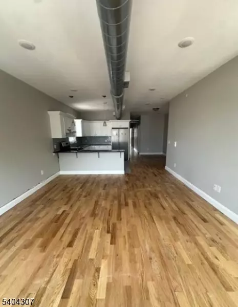 Paterson City, NJ 07504,619 E 26Th St #201