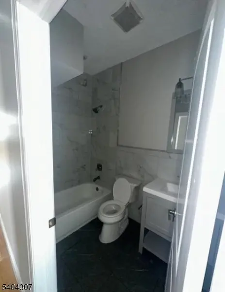 619 E 26Th St #201, Paterson City, NJ 07504