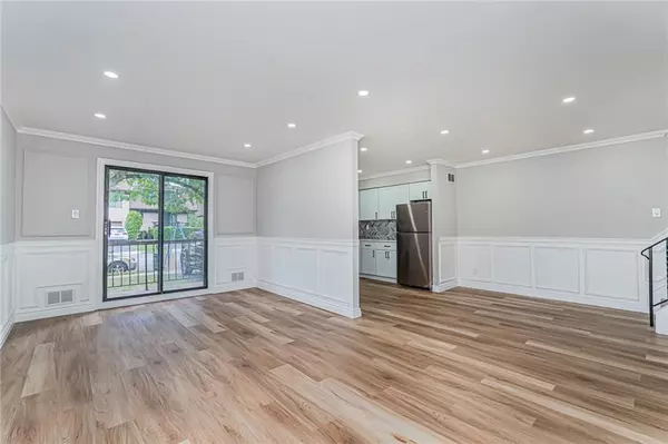 Staten  Island, NY 10314,458 Windham LOOP #O