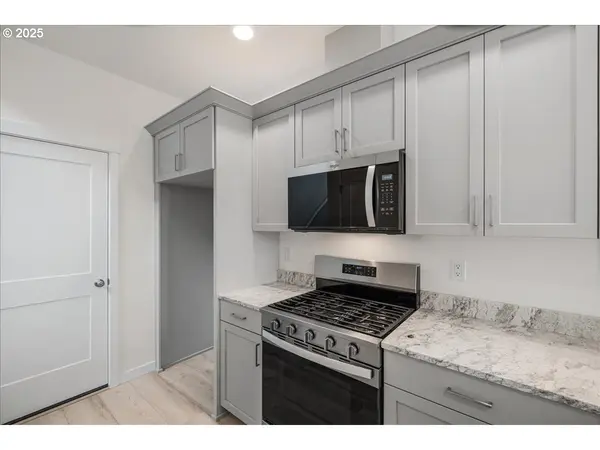 Dallas, OR 97338,357 SE Kitzmiller DR