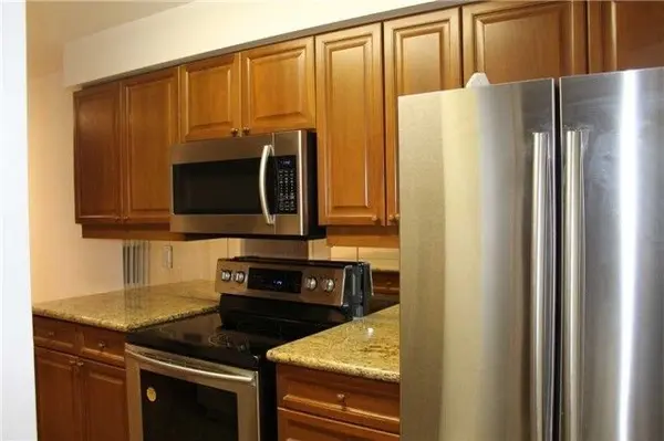 Toronto C07, ON M2N 6Z9,233 Beecroft RD #PH09