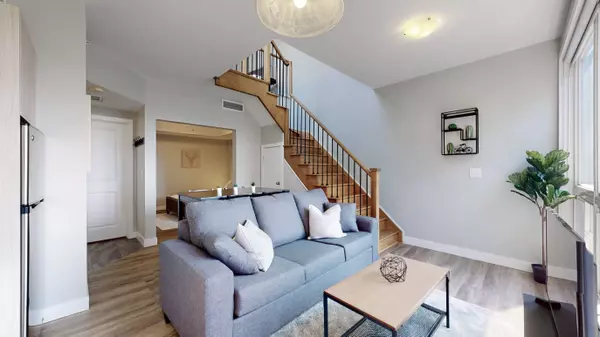 Toronto C01, ON M5T 1S2,335 College ST #404