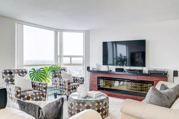 Toronto E08, ON M1K 5J7,2460 Eglinton AVE E #1516