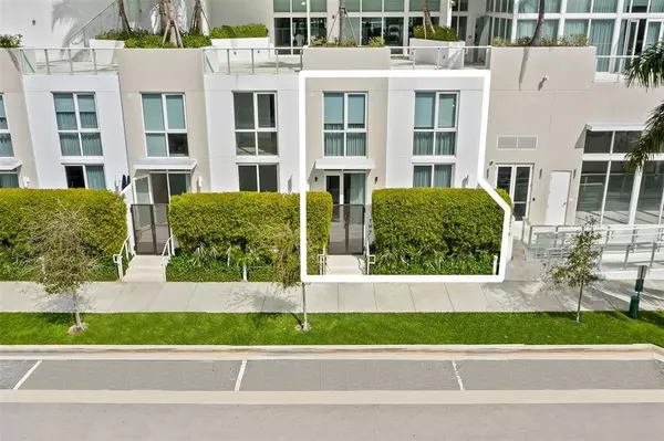 Fort Lauderdale, FL 33304,401 N Birch Rd #TH7