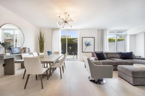 Fort Lauderdale, FL 33304,401 N Birch Rd #TH7