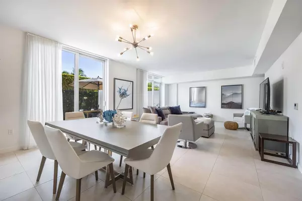 Fort Lauderdale, FL 33304,401 N Birch Rd #TH7