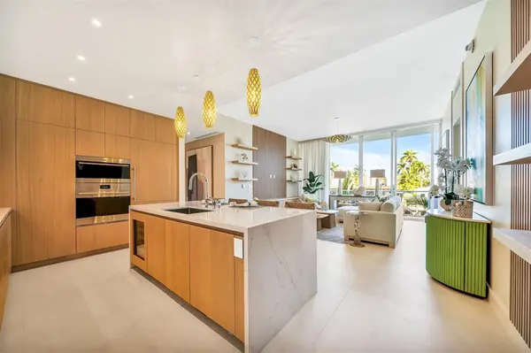 2311 SE 17th Street #202, Fort Lauderdale, FL 33316