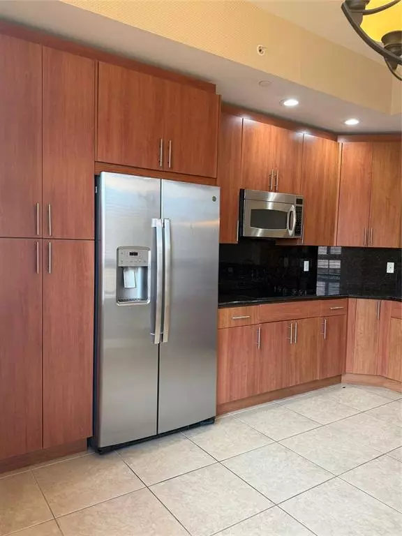 Weston, FL 33331,16135 Emerald Estates Dr #261