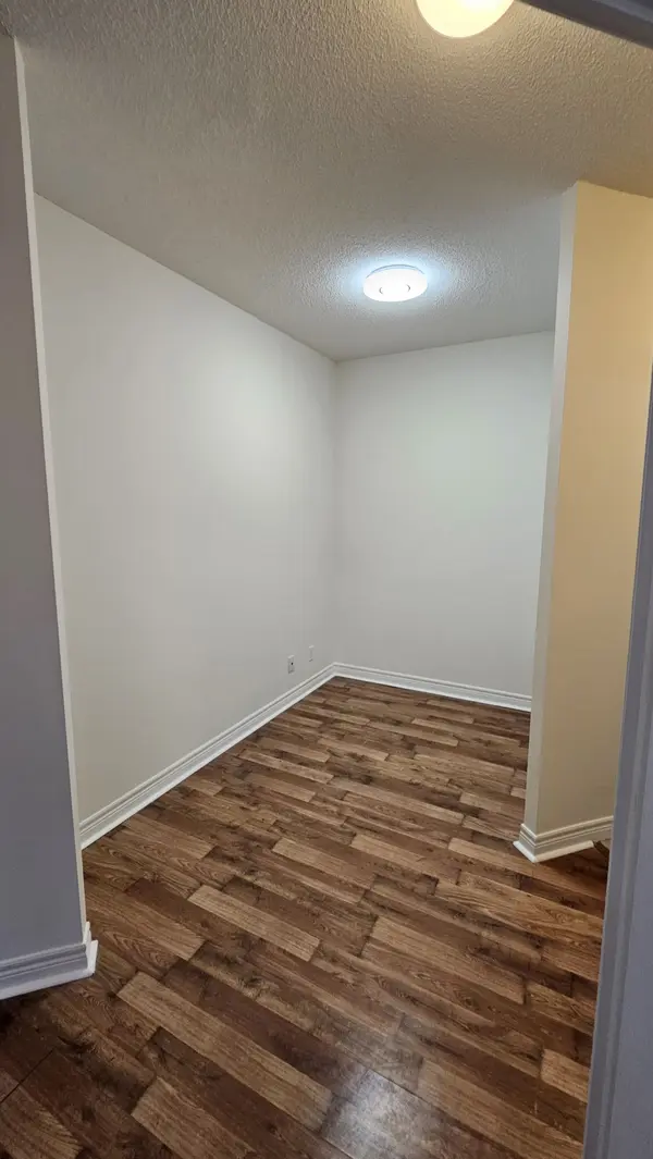 Mississauga, ON L5B 0K6,339 Rathburn RD W #1616