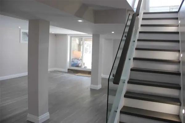 Mississauga, ON L4Y 3G5,3338 Lonefeather CRES