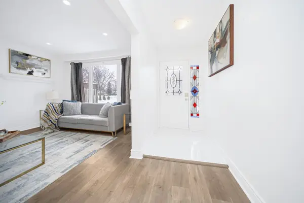 Brampton, ON L6X 2G4,30 Parkway AVE