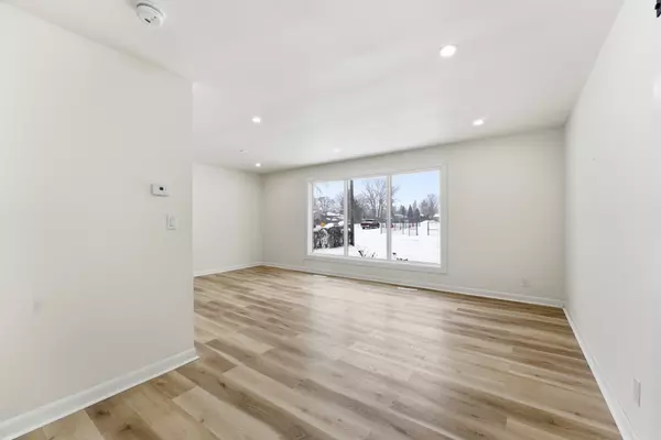 Belleville, ON K8N 4J5,94 Rollins DR