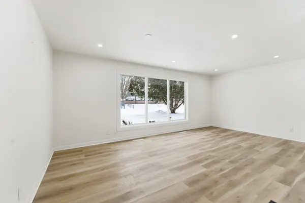 Belleville, ON K8N 4J5,94 Rollins DR