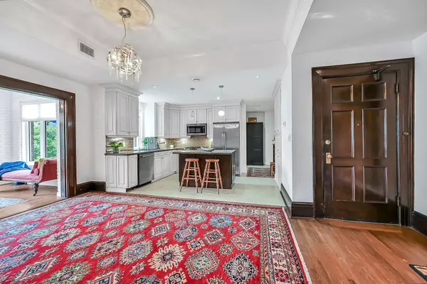 Hamilton, ON L8P 2G7,86 Herkimer ST #41