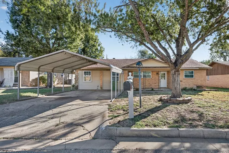 2107 SE 24th Avenue, Mineral Wells, TX 76067