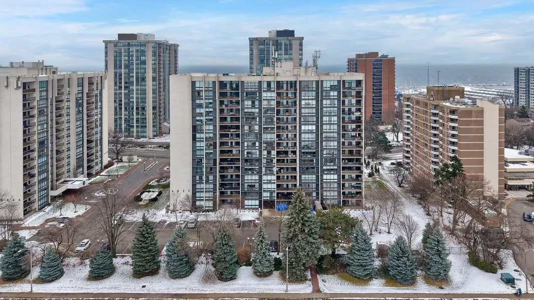 2185 Marine DR #1104, Oakville, ON L6L 5L6