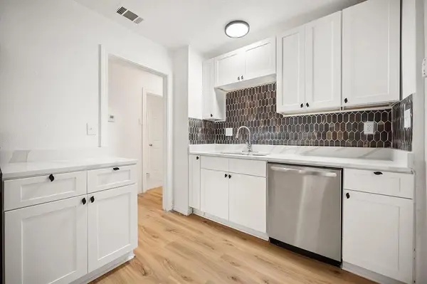 Fort Worth, TX 76115,1417 Hamsted Street