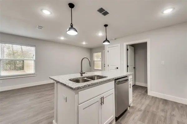 Bonham, TX 75418,420 E 5th Street