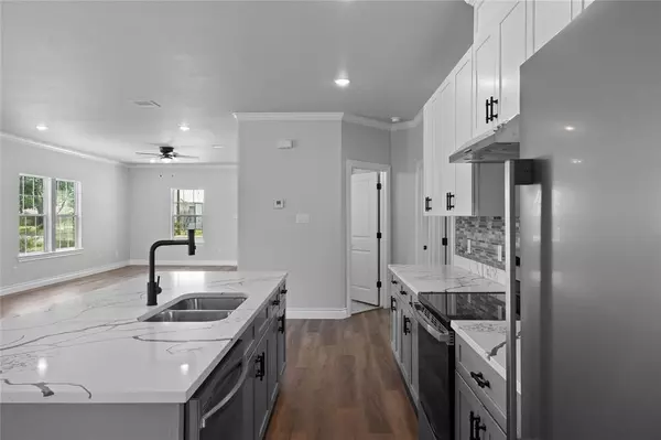 Kosse, TX 76653,502 N Mignonette Drive