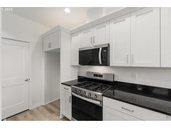 365 SE Kitzmiller DR, Dallas, OR 97338