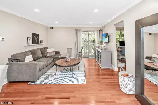 52 Brookside Ln, Mount Arlington Boro, NJ 07856